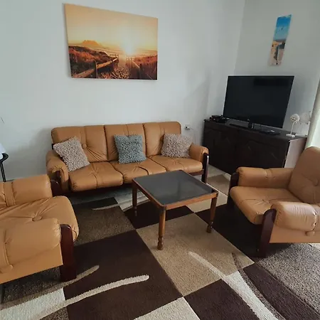 In 38068 別荘 バラトンレッレ