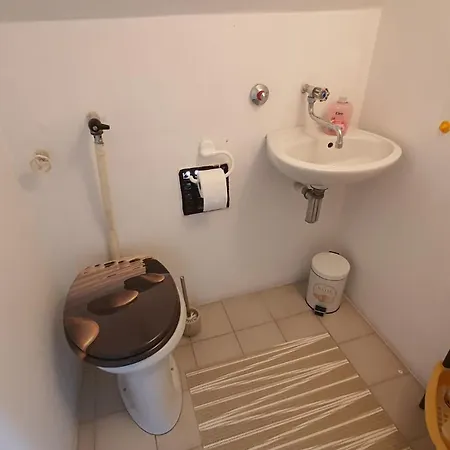 In 38068 別荘 バラトンレッレ